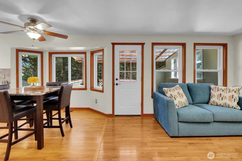 Property photo for 17217 Larch Way, Lynnwood photo 16