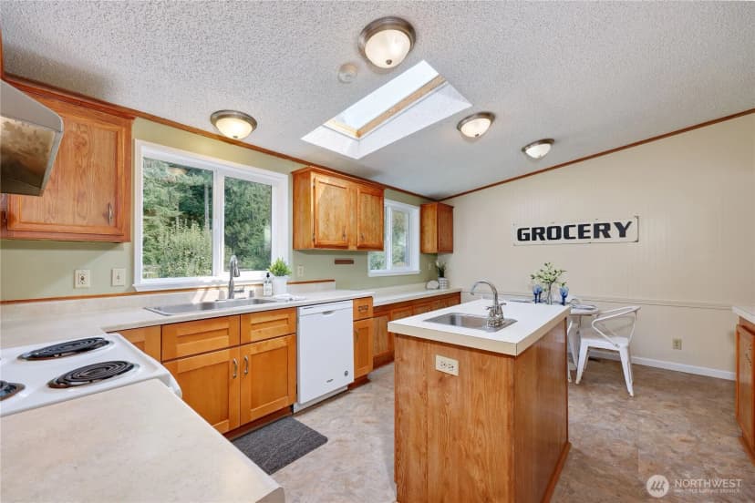 Property photo for 15035 Sunrise Drive Nw, Bainbridge Island photo 23