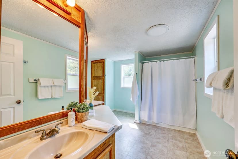 Property photo for 15035 Sunrise Drive Nw, Bainbridge Island photo 19