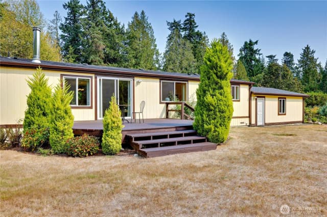 Property photo for 15035 Sunrise Drive Nw, Bainbridge Island photo 2