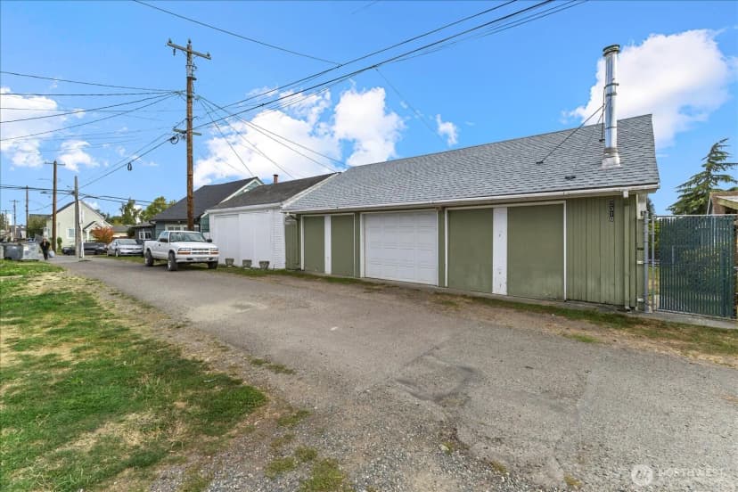 Property photo for 2310 Rockefeller Avenue, Everett photo 17