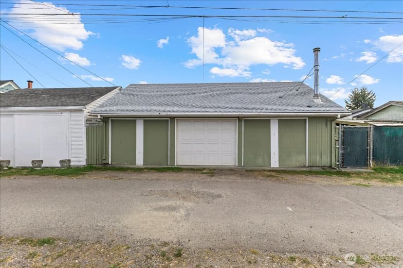 Property photo for 2310 Rockefeller Avenue, Everett photo 16