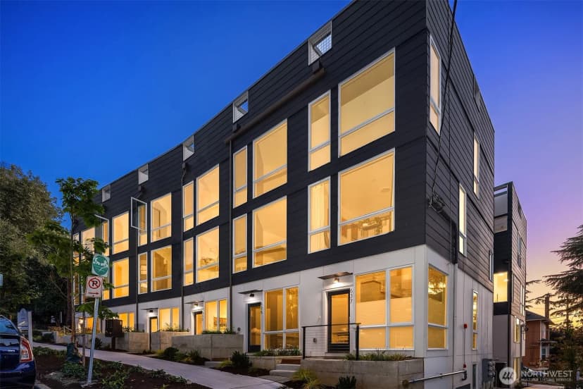 Property photo for 631 13th Avenue E, Seattle