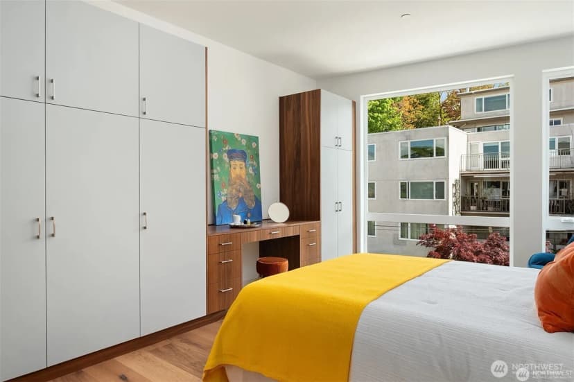 Property photo for 631 13th Avenue E, Seattle photo 9