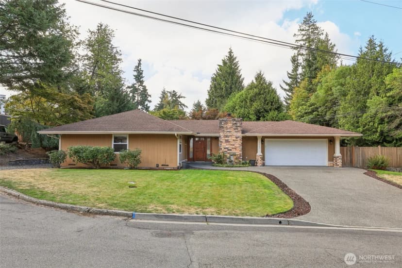 Property photo for 12405 Ne 112th Street, Kirkland photo 3