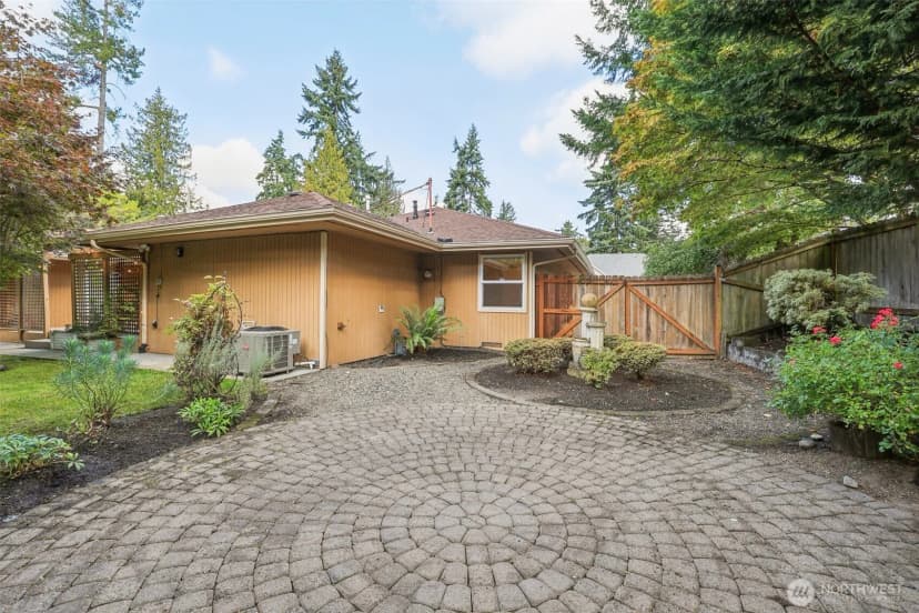 Property photo for 12405 Ne 112th Street, Kirkland photo 35