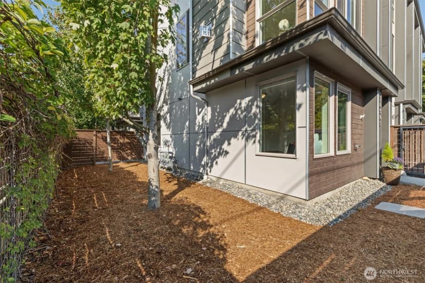 Property photo for 10503 Evanston Avenue N #a, Seattle photo 3