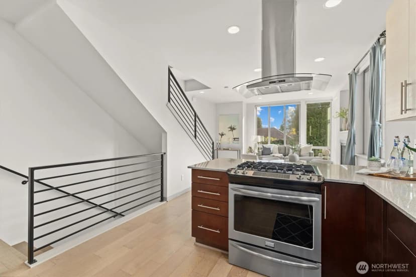 Property photo for 10503 Evanston Avenue N #a, Seattle photo 6