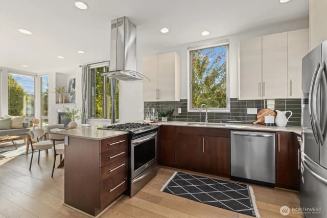 Property photo for 10503 Evanston Avenue N #a, Seattle photo 4