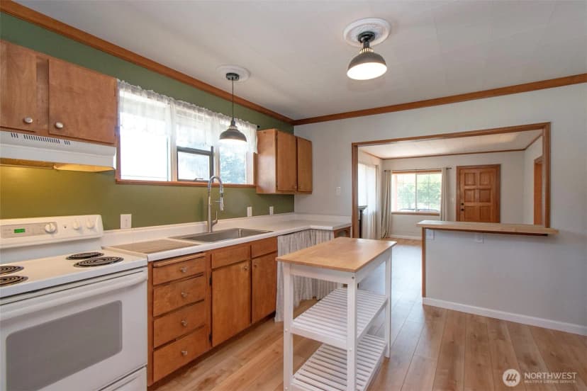 Property photo for 1309 W 6th Street, Port Angeles photo 11