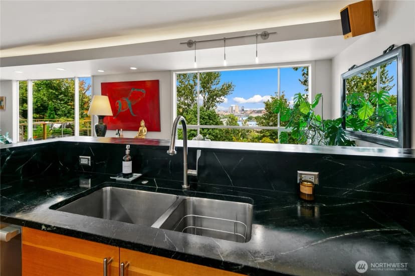 Property photo for 1522 E Interlaken Boulevard, Seattle photo 11