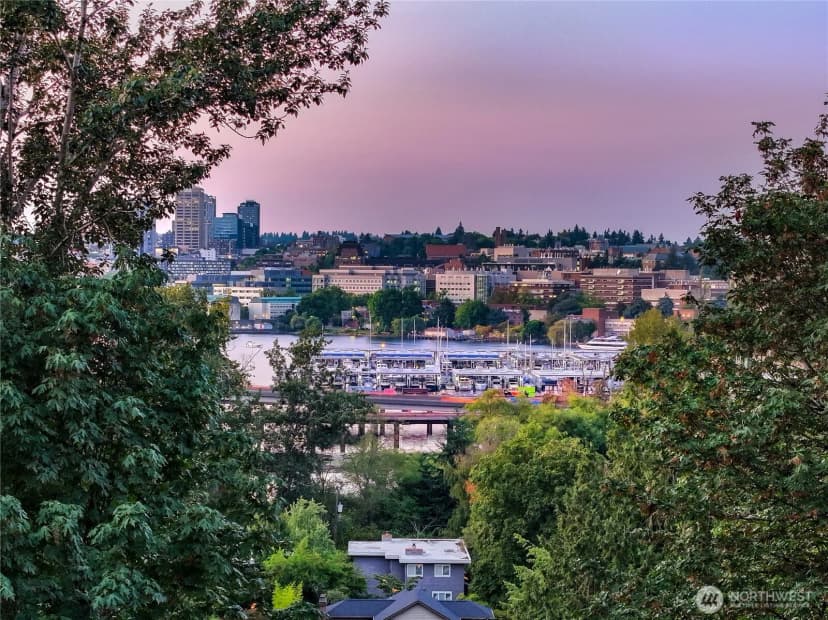Property photo for 1522 E Interlaken Boulevard, Seattle photo 7