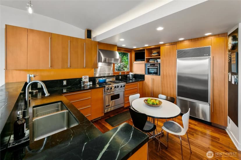 Property photo for 1522 E Interlaken Boulevard, Seattle photo 10