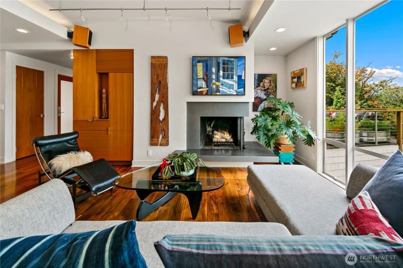 Property photo for 1522 E Interlaken Boulevard, Seattle photo 6