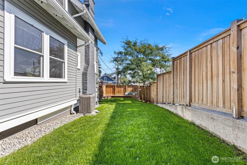 Property photo for 521 - 519 20th Avenue, Seattle photo 24