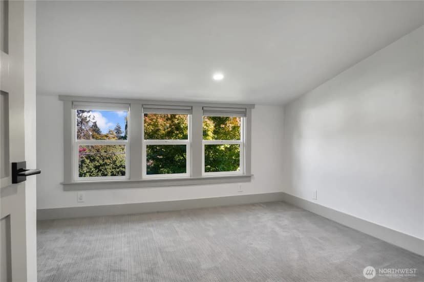Property photo for 3702 Sw Cloverdale Street, Seattle photo 18