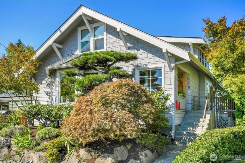 Property photo for 3702 Sw Cloverdale Street, Seattle