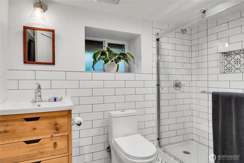 Property photo for 3702 Sw Cloverdale Street, Seattle photo 22