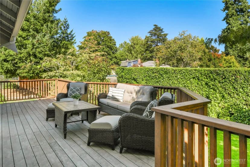 Property photo for 3702 Sw Cloverdale Street, Seattle photo 8