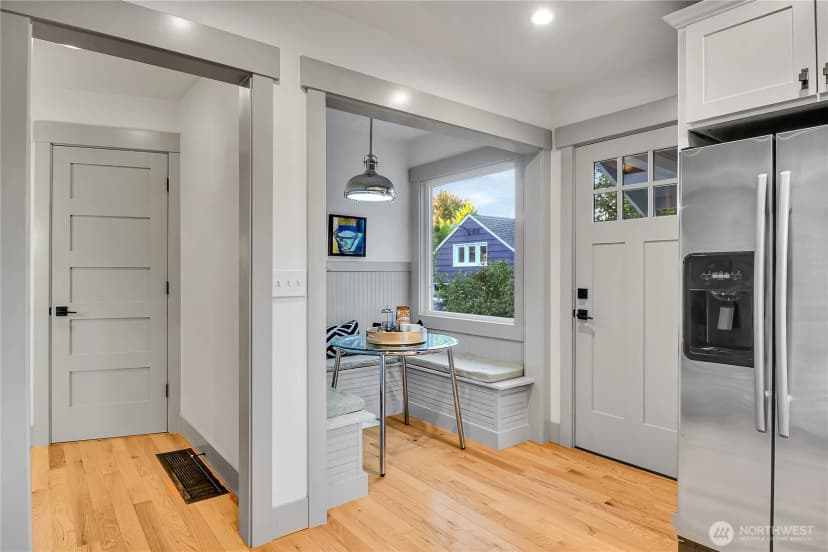 Property photo for 3702 Sw Cloverdale Street, Seattle photo 12