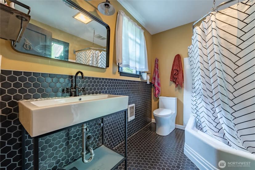 Property photo for 9302 Dekoven Drive Sw, Lakewood photo 23