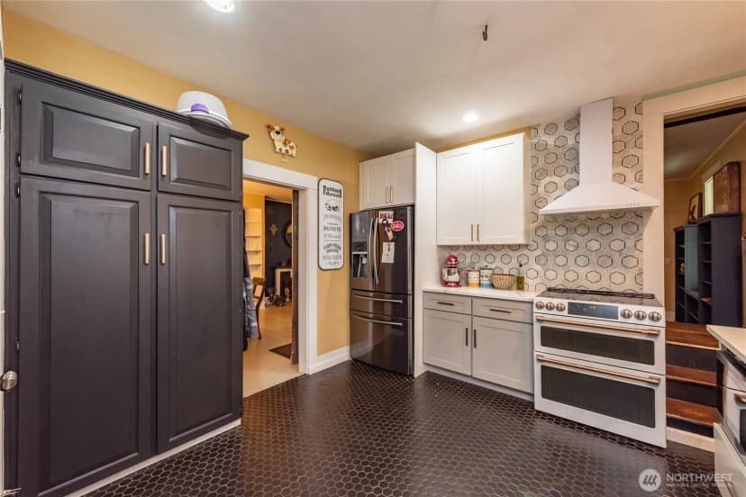 Property photo for 9302 Dekoven Drive Sw, Lakewood photo 10