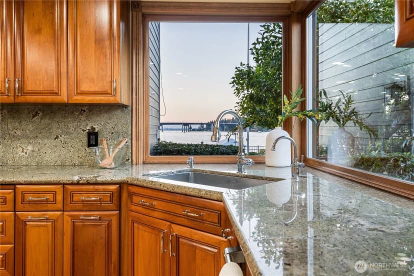 Property photo for 106 Cascade Key, Bellevue photo 16