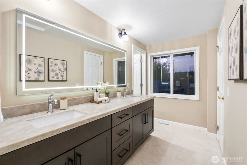 Property photo for 106 Cascade Key, Bellevue photo 37