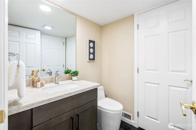 Property photo for 106 Cascade Key, Bellevue photo 24