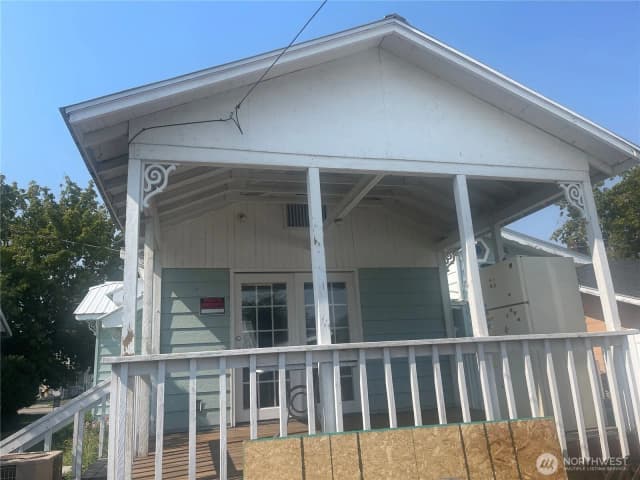 Property photo for 309 Birch Street S, Omak photo 2