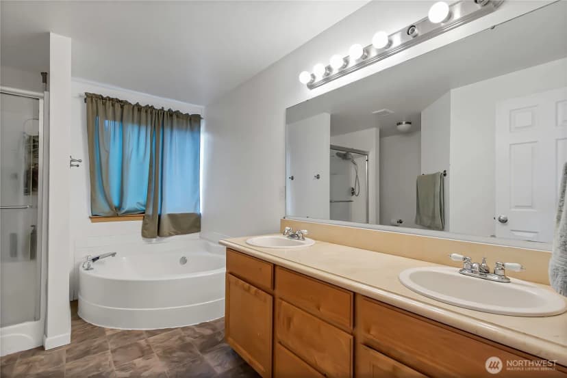 Property photo for 1309 Riddell Avenue Ne, Orting photo 11