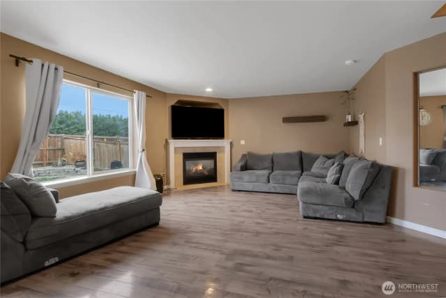 Property photo for 1309 Riddell Avenue Ne, Orting photo 3