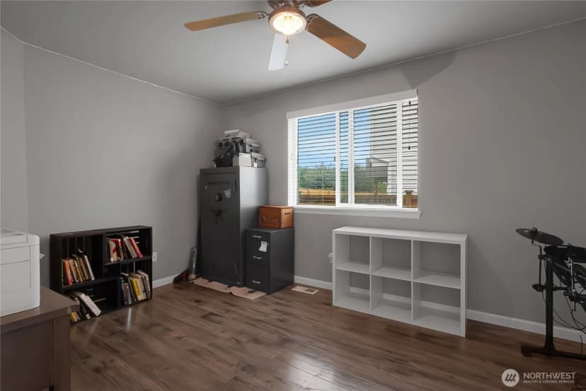 Property photo for 1309 Riddell Avenue Ne, Orting photo 17