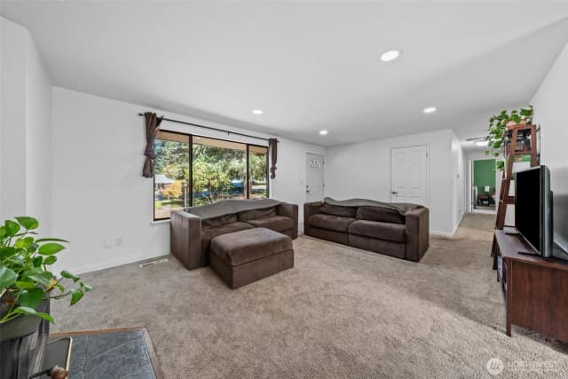 Property photo for 12512 146th Street E, Puyallup photo 3