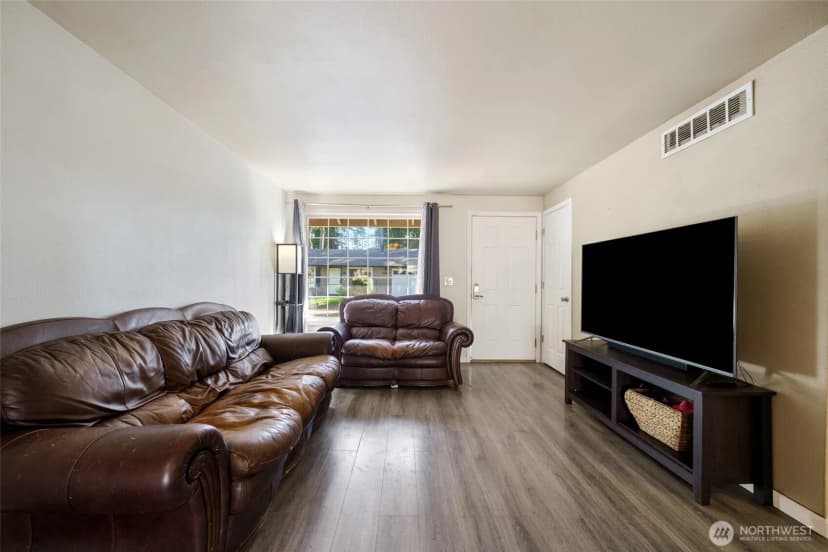 Property photo for 26642 190th Avenue Se, Covington photo 6