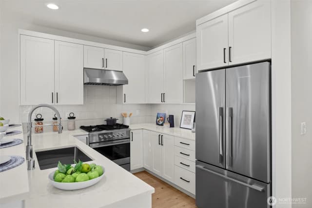 Property photo for 13015 Ne 113th Street, Kirkland photo 4