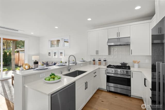 Property photo for 13015 Ne 113th Street, Kirkland photo 5