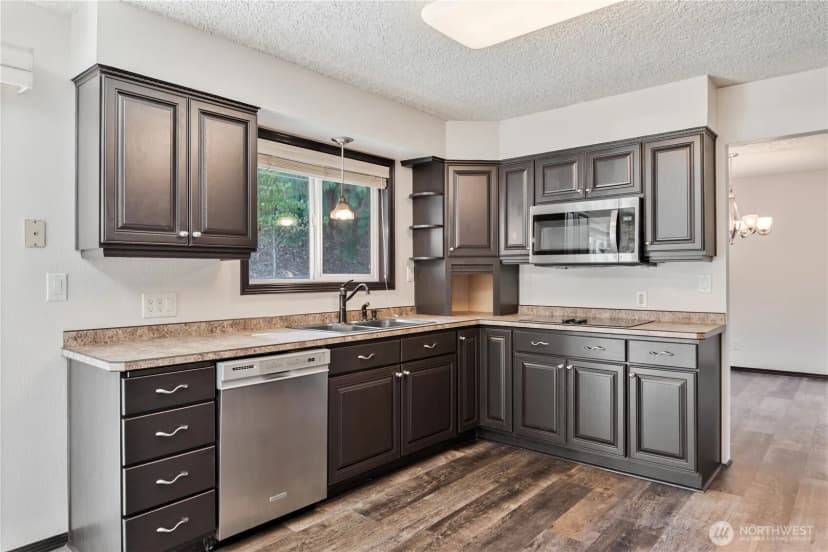 Property photo for 2445 W Lynnwood Drive, Longview photo 9