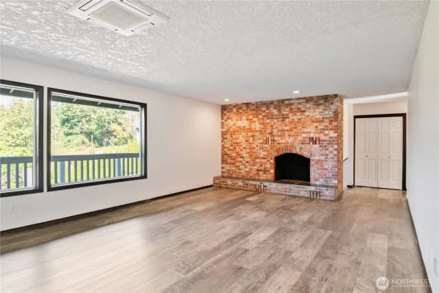 Property photo for 2445 W Lynnwood Drive, Longview photo 3