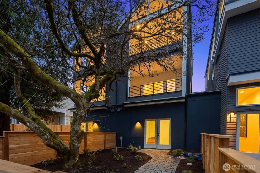 Property photo for 13546 39th Avenue Ne #b, Seattle