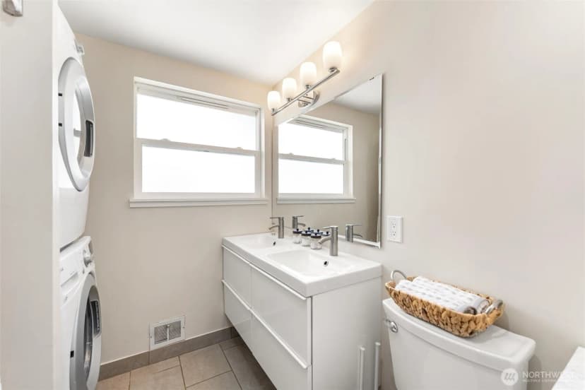 Property photo for 1588 Alki Avenue Sw, Seattle photo 22