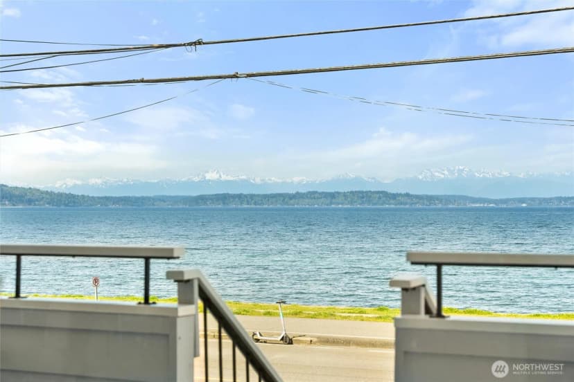 Property photo for 1588 Alki Avenue Sw, Seattle