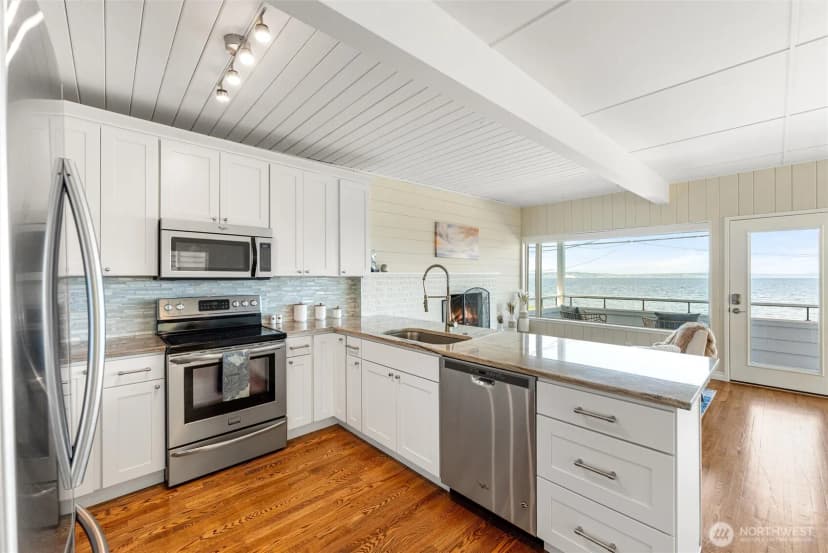 Property photo for 1588 Alki Avenue Sw, Seattle photo 15