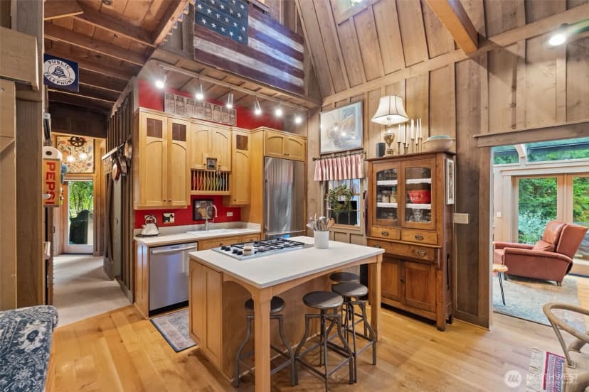 Property photo for 12490 Yellow Brick Road, Olalla photo 8