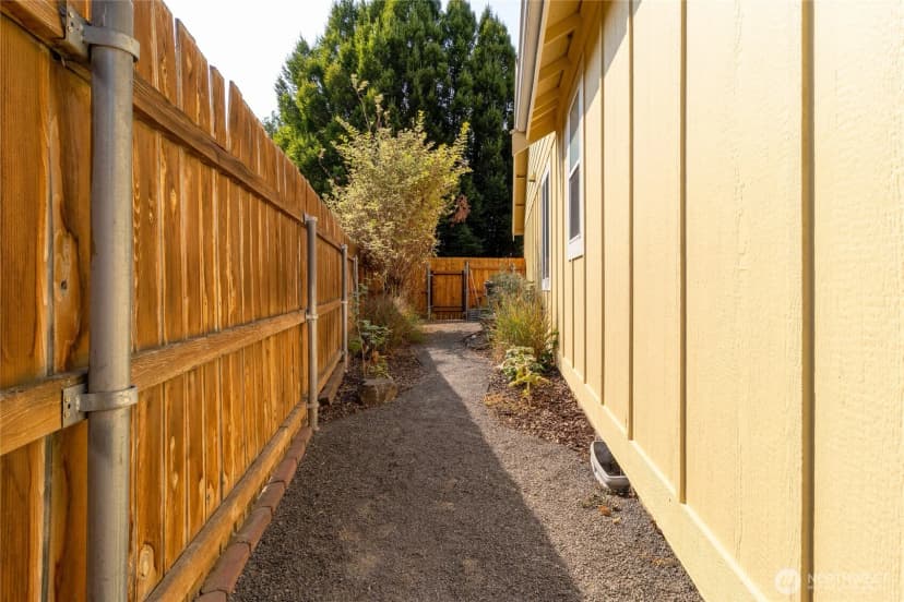 Property photo for 921 Se Larkspur Park, College Place photo 30