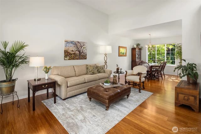 Property photo for 13115 Ne 100th Street, Kirkland photo 4