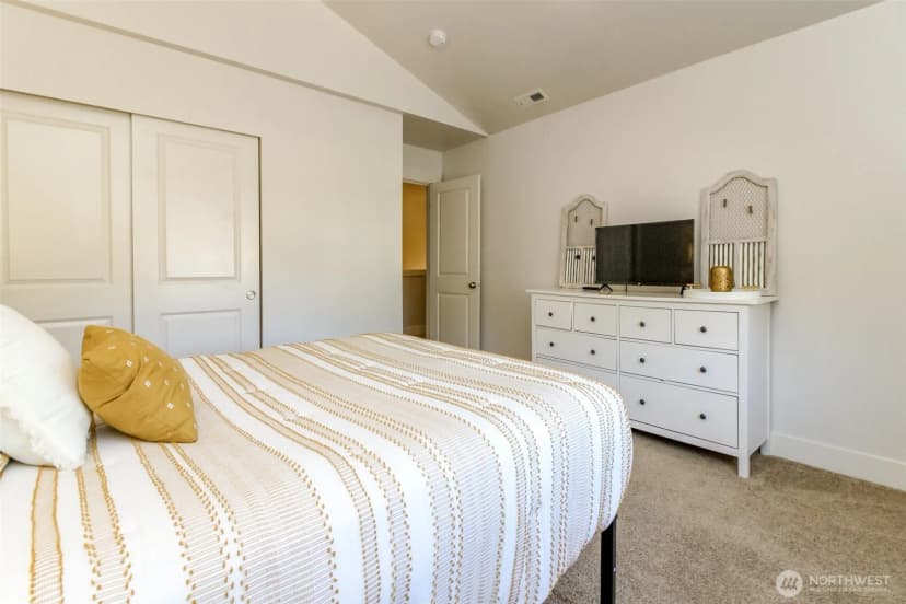 Property photo for 9311 S 216th Place, Kent photo 21