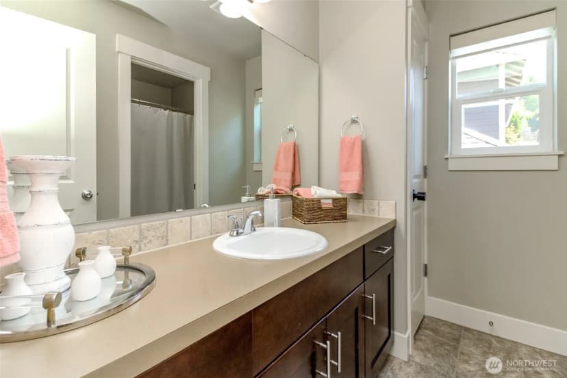Property photo for 9311 S 216th Place, Kent photo 23