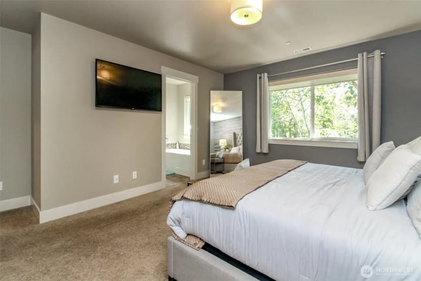 Property photo for 9311 S 216th Place, Kent photo 26