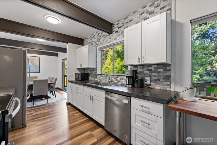 Property photo for 525 Forrest Park Dr, Fircrest photo 11